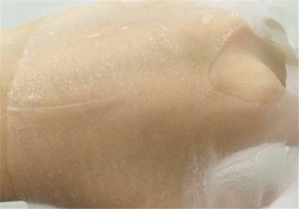 面膜变黄了还能用吗，为什么面膜纸敷完变黄 面膜 变黄 第2张