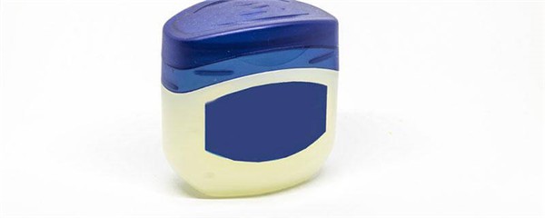 凡士林擦脸会不会变黑，凡士林能长期擦脸吗 护肤 第1张