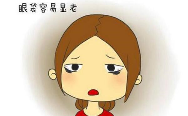 不手术就可去除眼袋的方法，隔夜茶热敷眼部或贴眼贴 眼袋 方法 第1张