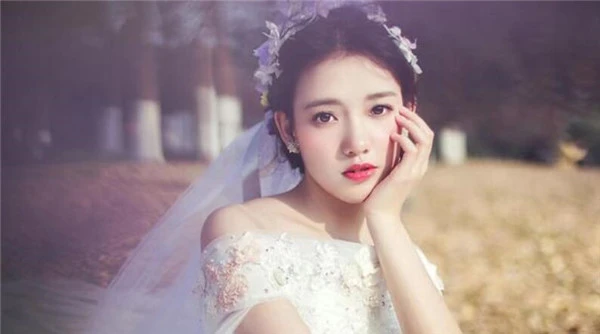 新娘的妆容需要精心搭配，打造出清新的底妆 新娘 妆容 第1张