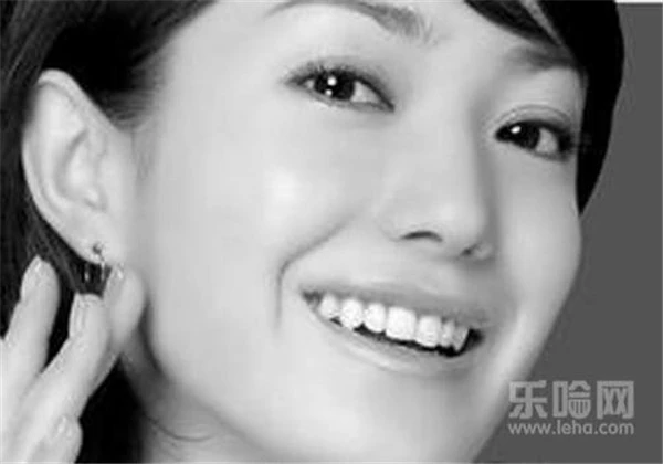 做烤瓷牙磨牙疼吗 护肤 第3张