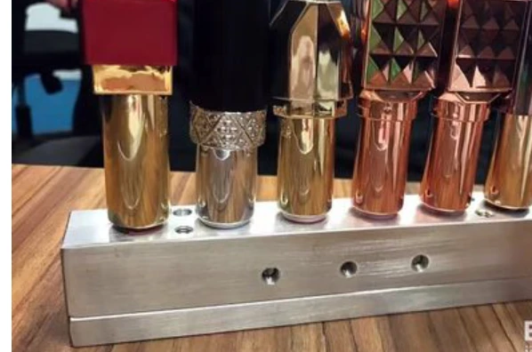 如何自己制作手工口红，美妆达人手工口红制作方法教程 口红 手工口红制作方法 手工口红制作方法教程图片 美妆 第7张