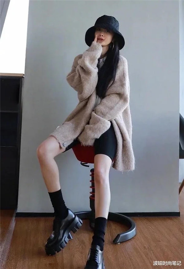 毛线衣服给人温暖感觉，健美裤配合针织衫上宽下紧适合梨形身材 毛线衣服 健美裤 第5张