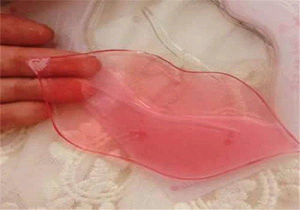 贴唇膜嘴巴疼是怎么回事，贴唇膜时嘴巴疼怎么办 护肤 第2张