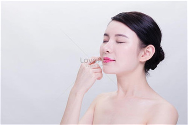 夏季肌肤变得脆弱，卸妆化妆要使用温和卸妆液 肌肤 脆弱 第1张