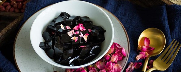 吃龟苓膏可以祛痘吗，龟苓膏什么人不能吃 护肤 第1张