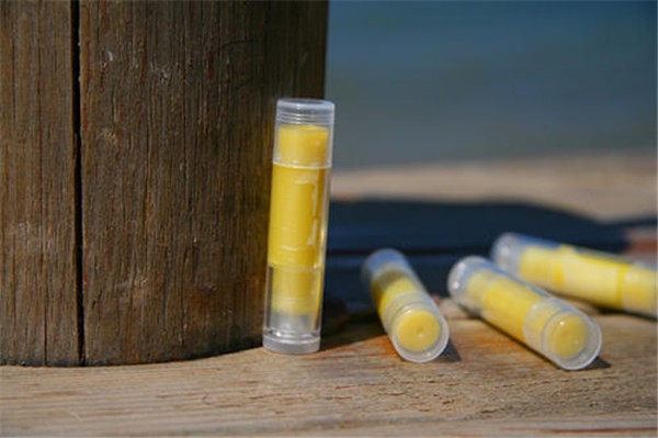 不小心吃了润唇膏会怎么样 嘴唇 第1张 不小心吃了润唇膏会怎么样 嘴唇 第1张