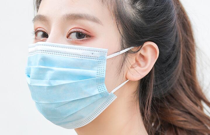 如何避免戴口罩掉妆花妆,上妆后口罩不沾妆的方法 化妆 戴口罩不掉妆 戴口罩不掉妆方法 美妆 第1张 如何避免戴口罩掉妆花妆,上妆后口罩不沾妆的方法 化妆 戴口罩不掉妆 戴口罩不掉妆方法 美妆 第1张