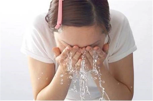 线雕后多久可以洗脸 线雕 线雕后洗脸 美妆 第2张