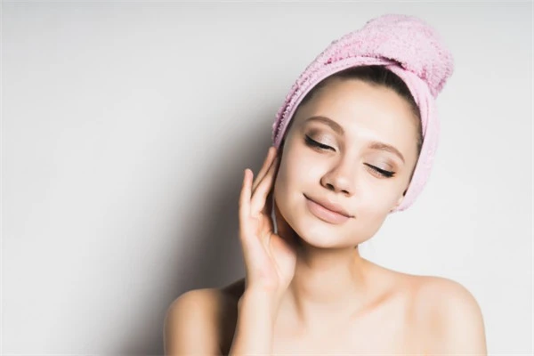 肌底精华液滋润保湿，抚平细纹美白提亮抗衰老 肌底精华液 抚平细纹 第2张