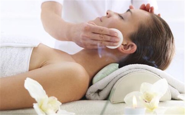 美白祛斑的方法有哪些，晒后可以敷番茄面膜来美白抗斑 美白 祛斑 第1张