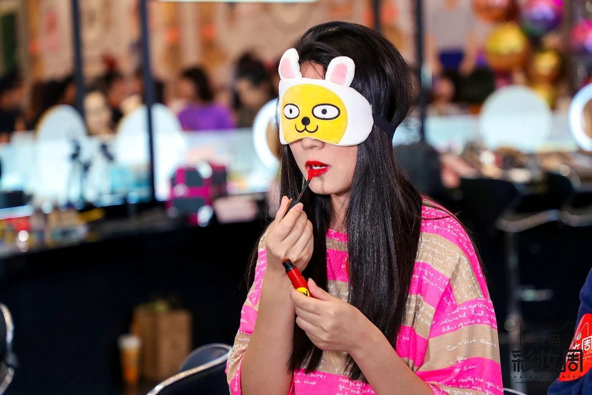 彩妆魔鬼李佳琦和妖孽师洋同时出现会怎样，天猫彩妆周告诉你 彩妆 李佳琦 天猫彩妆周 美妆 第12张