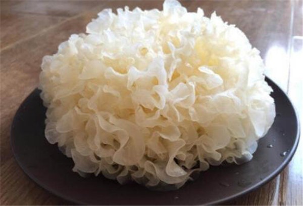 美容吃什么好，几种能帮助女性改善肤质的食物 护肤 第1张