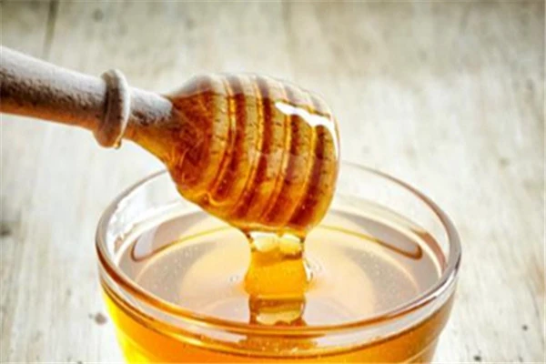 蜂蜜搭配鸡蛋保养皮肤,有抗皱嫩肤、强效保湿的美容功效 蜂蜜 保养 第2张 蜂蜜搭配鸡蛋保养皮肤,有抗皱嫩肤、强效保湿的美容功效 蜂蜜 保养 第2张