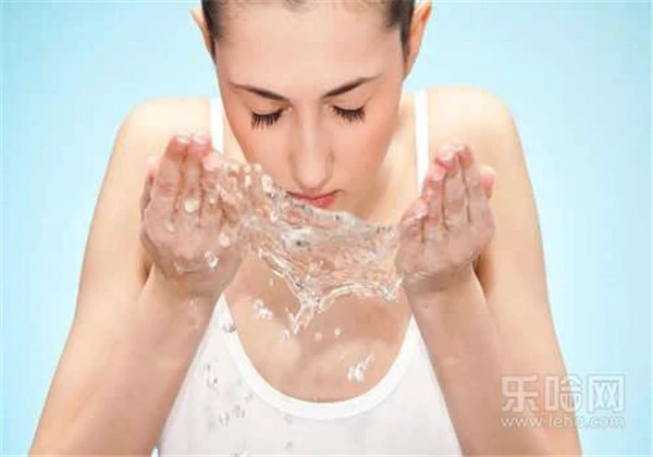 军训后如何晒后修复，五大政策帮你修复受损肌肤 护肤 第2张