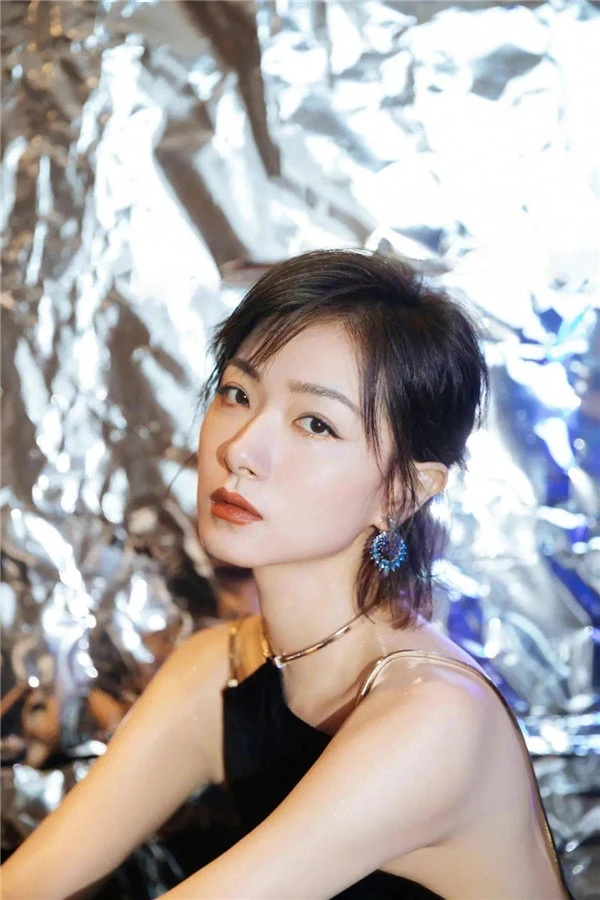 浆果色妆容精致又高级，豆沙色口红清冷淡雅 浆果色 豆沙色 第13张