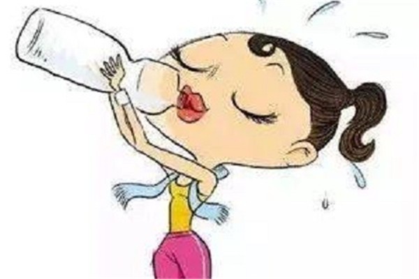 冬季缓解皮肤干燥的方法，多喝水补充身体水分 皮肤 干燥 第1张