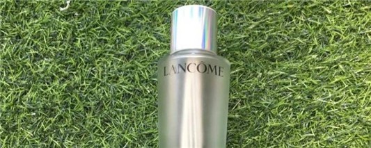 兰蔻极光水可以当爽肤水吗 尚之潮 时尚生活 时尚 时尚网 生活网 生活 娱乐八卦 明星 第1张