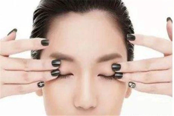 女性怎么做才能有效瘦脸,按摩脸部有助于去除水肿 瘦脸 去除水肿 第4张 女性怎么做才能有效瘦脸,按摩脸部有助于去除水肿 瘦脸 去除水肿 第4张