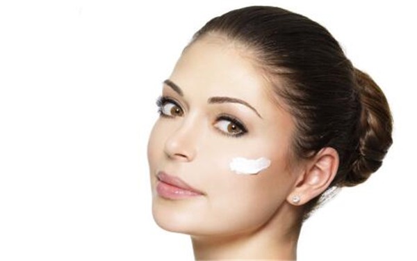 蜂蜜祛斑美容小秘方，蜂蜜祛斑美容方法有哪些 蜂蜜 祛斑 第2张