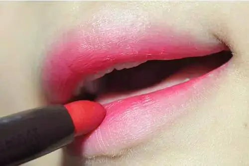 如何打造烟熏妆，烟熏妆眼线的画法和技巧 烟熏妆 眼线 第11张