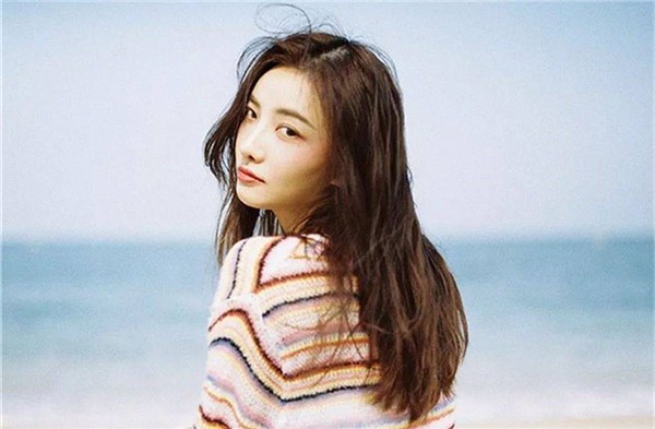 茶棕色发色尽显清纯自然，茶棕色低调又不失质感 发色 茶棕色 第1张