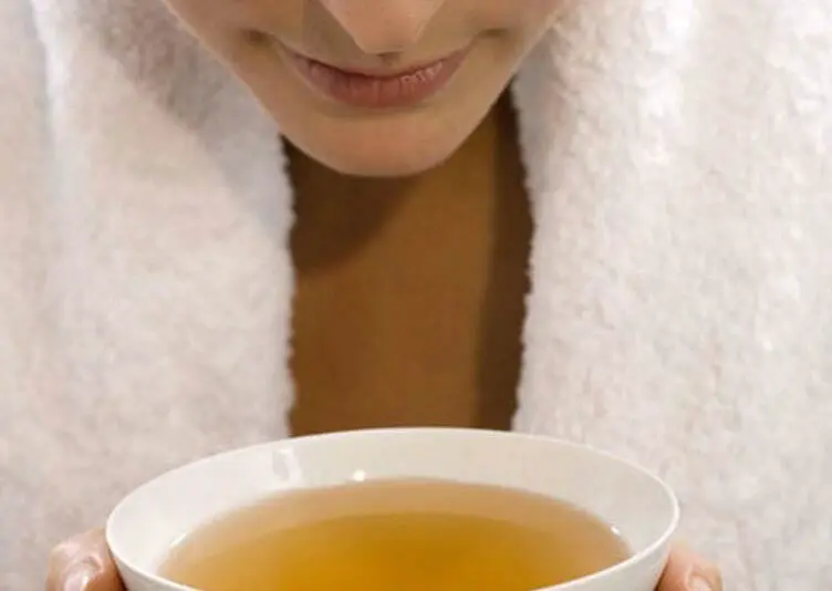 红茶水洗脸都有什么护肤功效，消除黑眼圈抗皱还是纯天然 护肤 红茶水洗脸 红茶水洗脸护肤功效 美容 第2张