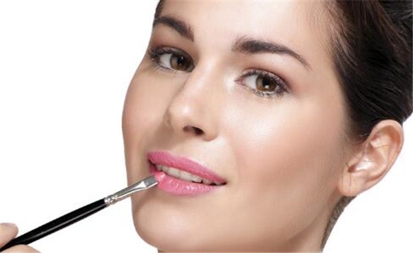 晒黑后的皮肤应该如何快速美白，可多吃能美白的食物 晒黑 美白 第1张