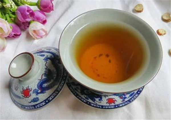 孕妇甘草水敷脸应谨慎使用，可适量喝甘草水帮助清热解毒 孕妇 甘草水 第1张