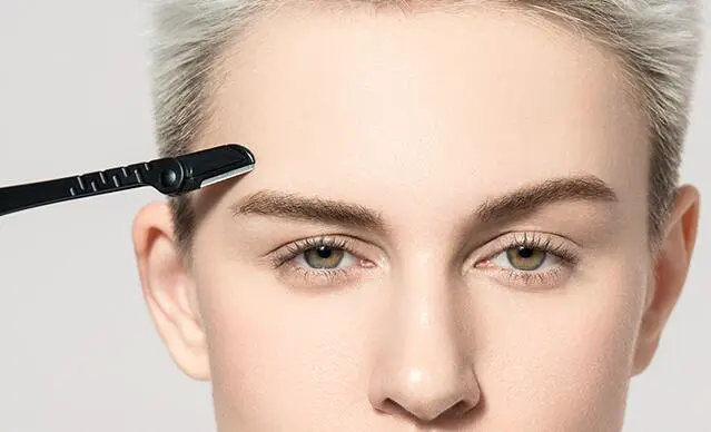 自己怎么修眉才会对称，修眉毛小技巧分享 修眉 修眉方法 自己修眉正确方法步骤图 美妆 第3张