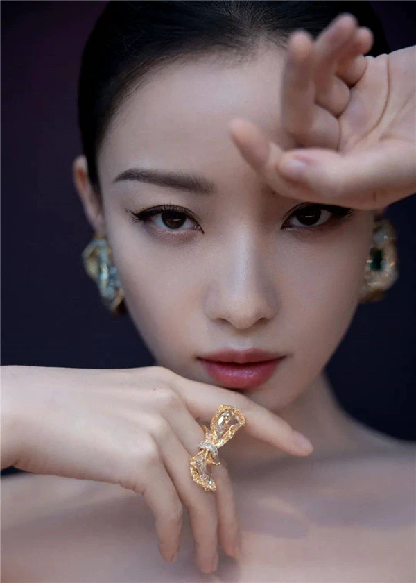 CLIO睫毛膏放大双眼，打造自然卷曲睫毛 睫毛膏 CLIO 第3张