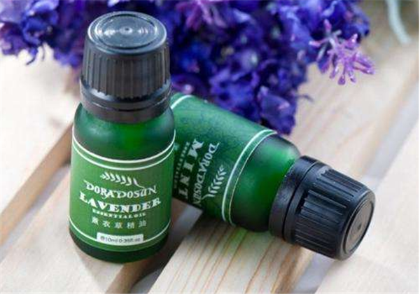 薰衣草精油调和护肤品，可改善痘痘肌淡化痘印 薰衣草 精油 第1张