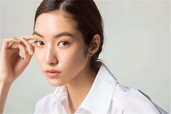 改善黑眼圈做好防晒，阻断黑色素的产生减缓自由基扩散 黑眼圈 防晒 第1张