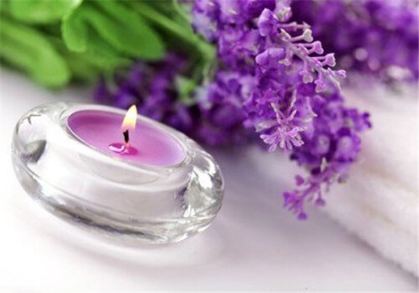薰衣草精油的功效与用法 护肤 第1张 薰衣草精油的功效与用法 护肤 第1张