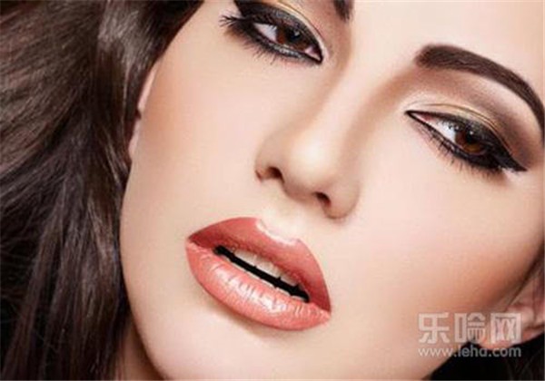 夏天出汗用什么化妆品 护肤 第1张