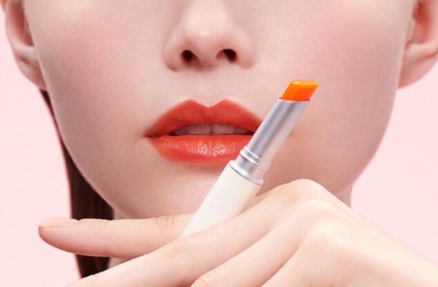 变色唇膏哪个牌子好用,长期涂变色唇膏危害 唇膏 变色唇膏排行榜 变色唇膏哪个牌子好用 美妆 第1张 变色唇膏哪个牌子好用,长期涂变色唇膏危害 唇膏 变色唇膏排行榜 变色唇膏哪个牌子好用 美妆 第1张