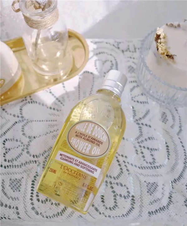 香甜女孩洗澡必备欧舒丹沐浴油，欧舒丹沐浴油使用方法 欧舒丹 沐浴油 第1张