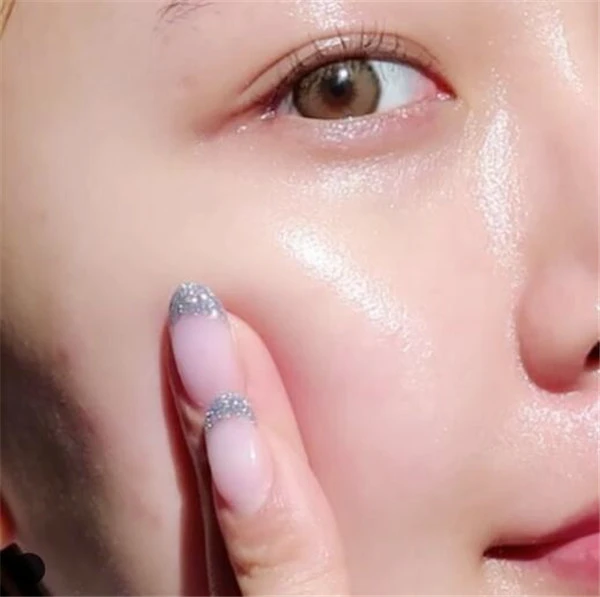 化妆水是清洁后的保养第一步，化妆水种类适合肤质使用重点 化妆水 肤质 第2张