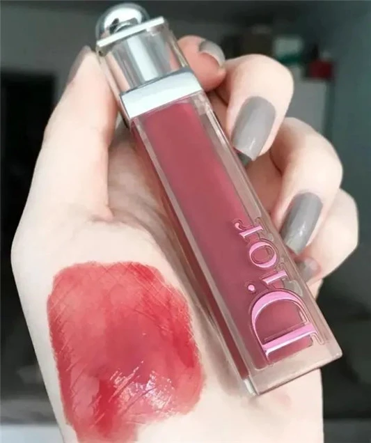红茶色口红才是秋冬经典，YSL甜美，迪奥显白，植村秀独树一帜 口红 第3张