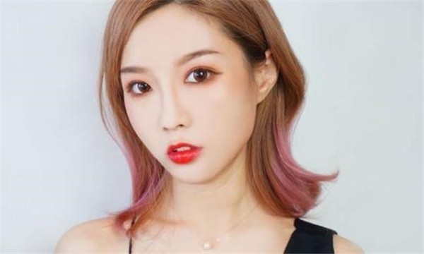 口红掉色好还是不掉色好，口红掉色是属于很正常的现象 口红 不掉色 第1张