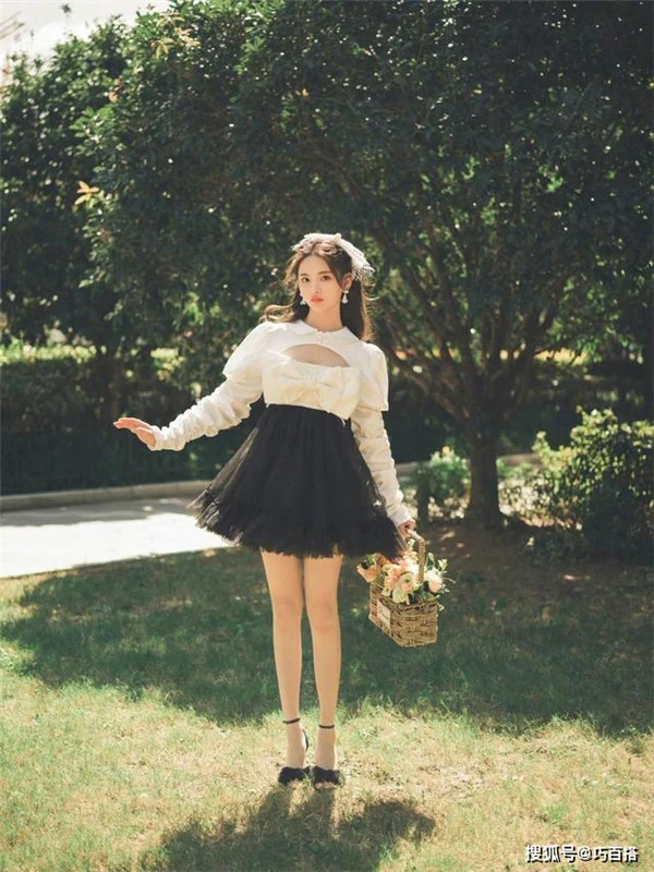 黑色连衣裙加入波点元素打造十足少女感 黑色 波点元素 第6张