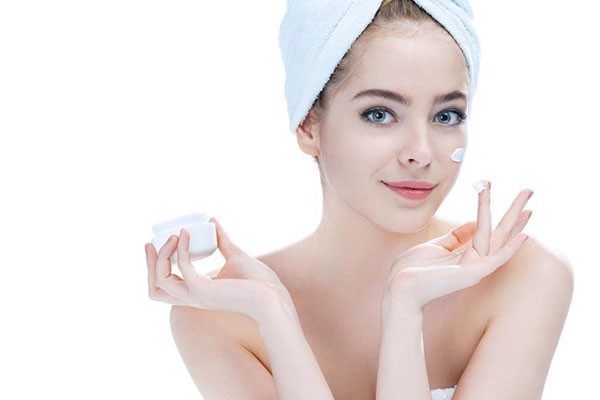 防晒霜在化妆时的正确使用顺序 防晒霜 第1张