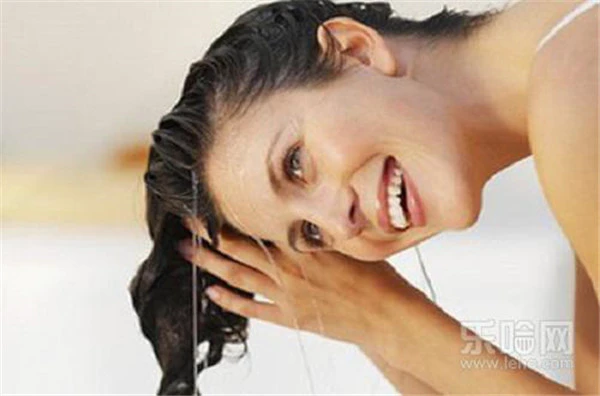 掉头发用盐水洗管用吗 护肤 第3张 掉头发用盐水洗管用吗 护肤 第3张