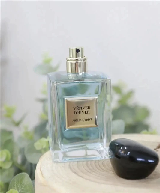 一支冷淡，礼貌的木质香水，阿玛尼岩兰草 香水 阿玛尼 第3张