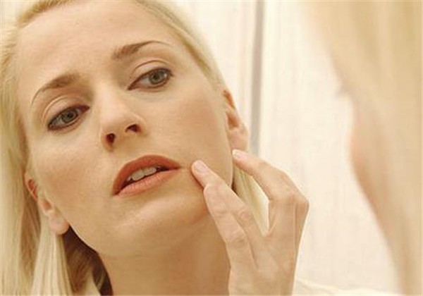 熬夜脸上长痘痘怎么可以消除 护肤 第1张 熬夜脸上长痘痘怎么可以消除 护肤 第1张