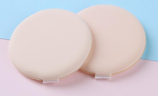 第一次用气垫粉扑沾水吗，化妆工具正确使用方法 气垫 粉扑 气垫粉扑正确使用方法 美妆 第1张