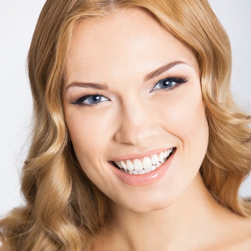 化妆伤皮肤吗，天天素颜是不是对皮肤好 素颜 天天素颜 天天素颜对皮肤好吗 美妆 第1张