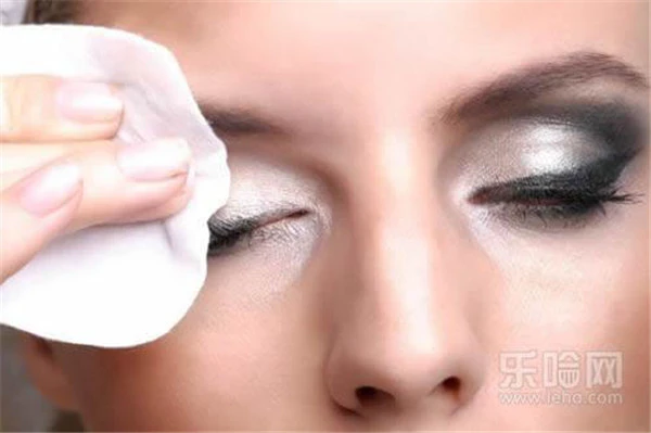 眼角纹多是什么原因 护肤 第4张