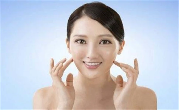 去除鱼尾纹要有健康的生活方式，按摩眼部保持睡眠 鱼尾纹 眼部 第2张