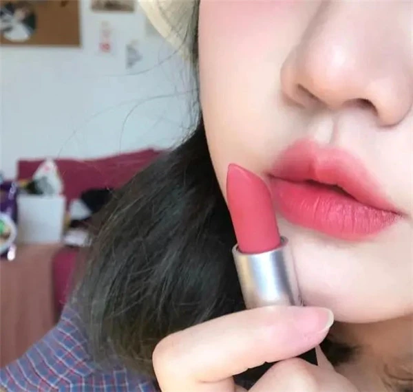 这几只热门色口红色号，谁涂谁丑 口红 第3张